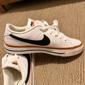 Nike Court Legacy Sneakers Womens sz 9 Brand New!
